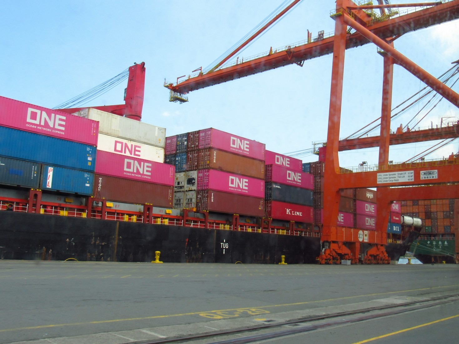 How Global Supply Chains Are Realigning in the Gulf Region